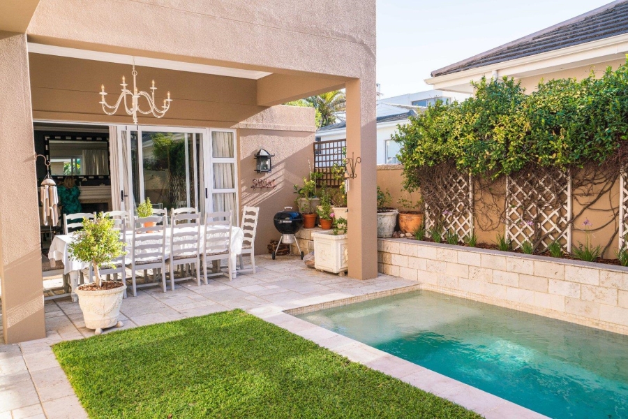 To Let 4 Bedroom Property for Rent in Sunset Links Western Cape
